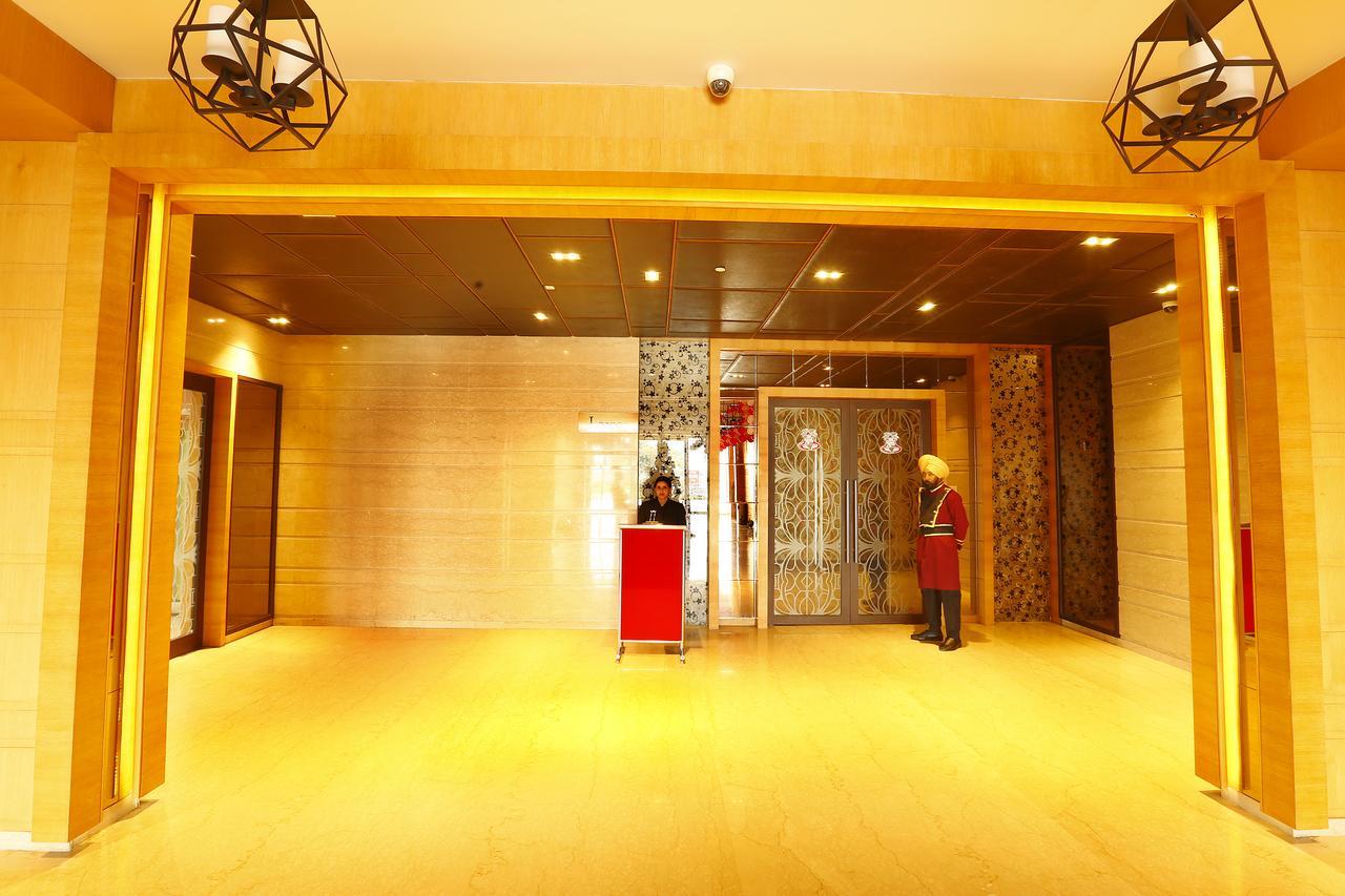Hotel Sk Park Blu Sonipat Esterno foto